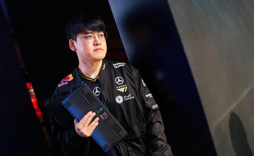 Giành 3 cúp thế giới cùng T1, Gumayusi chỉ có mức lương bằng một nửa Viper Gumayusi và Viper tại giải đấu LMHT